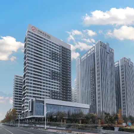 QIANNA HOTEL GLORIOUS (Zhoukou Chuanhui District High-speed Railway East Station Branch)