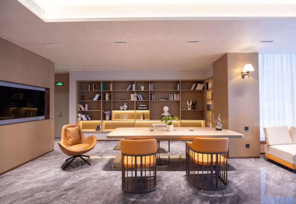 홍양 · 리위에 윤주