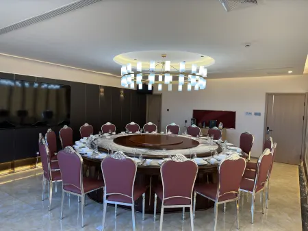 Jifeng International Hotel Отели рядом с достопримечательностью «Guishui Park»