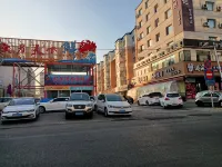 Hunchun Qianxun Hotel (Seafood Commercial Street Bohai Ancient Town) - parcheggio