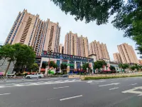 Modern Apartment at Chamber of Commerce Building - balcony