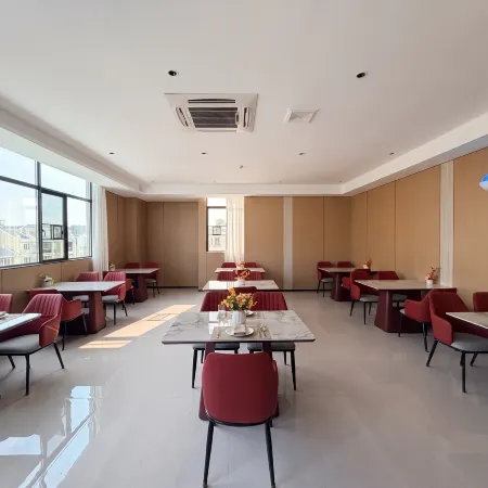 YBORN Hotel