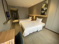 77 hotel (Shaoyang People's Square)