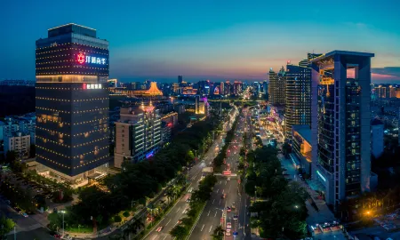 Echeng Hotel (Nanning Mixc City Exhibition Branch) Отели рядом с достопримечательностью «Yongjiang Inlet Art Museum»