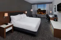 Holiday Inn & Suites Montreal Centre-Ville Ouest