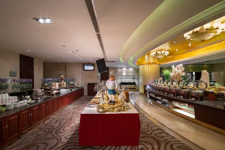 Metropark Jichen Hotel Shanghai Отели рядом с достопримечательностью «Чжуншань Парк»