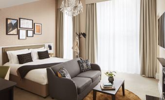 The Clermont London, Victoria