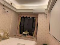 成都林达公寓 - 温馨投影大床房