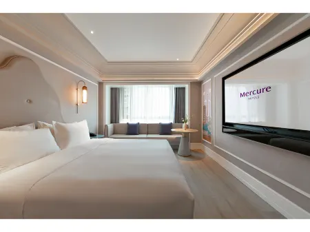 Mercure Chengdu Jinniu ( Renmin North Road Subway Station)