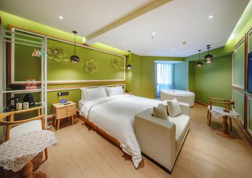 Shiyan Scenic View Themed Homestay (Wuyan Pedestrian Street)