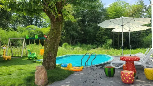 Moon Bay Xiaojiangshan Inn