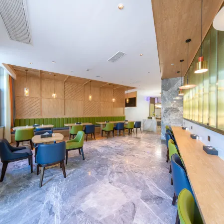 Qingmu Platinum Hotel (Ma'anshan East Station Weixing Xingyue Plaza)