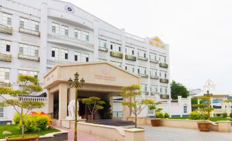 LOVE NEST HOT SPRING RESORT HOTEL