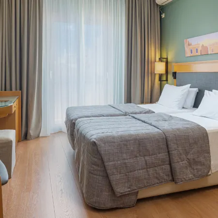 Plaka Hotel