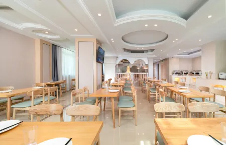 Vienna Hotel (Dongguan Songshan Lake North Railway Station Branch) Отели рядом с достопримечательностью «Dongguan Xiangshi Zoo»