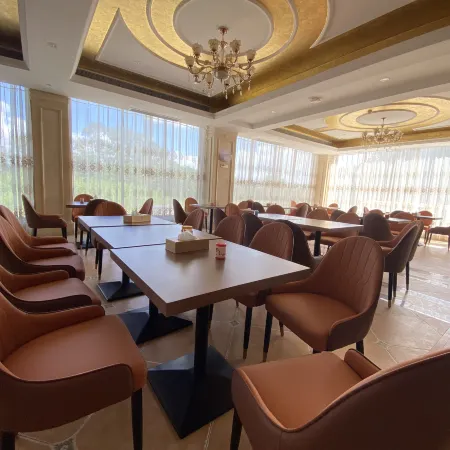 Vienna Hotel (Ledong Gongyuan) Отели в г. Ледун