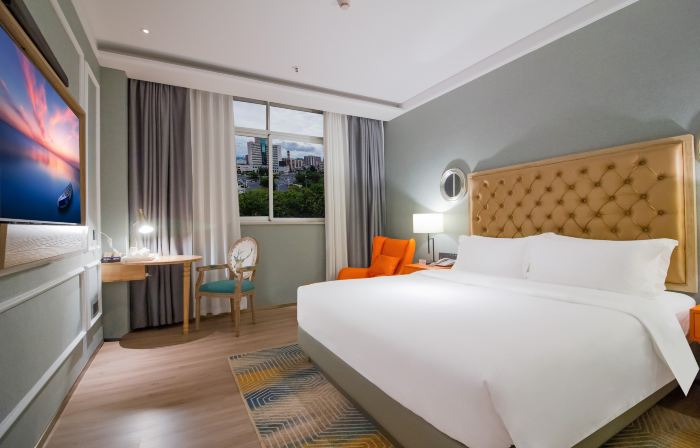 LUX CABINS Hotel (Meizhou Xingning Station Xingyi Plaza Store)