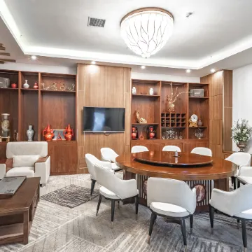 Changbai Mountain Wanda Yue Loft Hot Spring Hotel (Tourism Service Center of West Changbai Mountain)