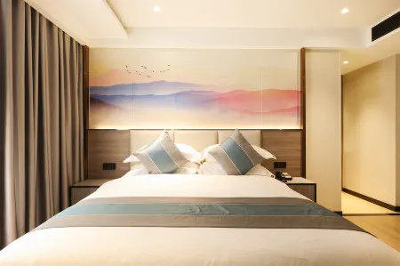 Jiangmen ParkLane Liveable Hotel ( XinHui Store) Отели рядом с достопримечательностью «Xinhui Museum»