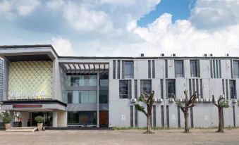 BanShanFerry Hotel
