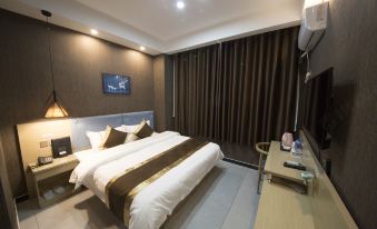Super 8 Hotel (Jinzhou Leimonde International Auto City)