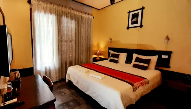 Saynamkhan River View