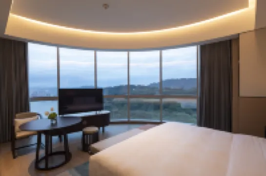 HUALUXE Hotels and Resorts YIBIN