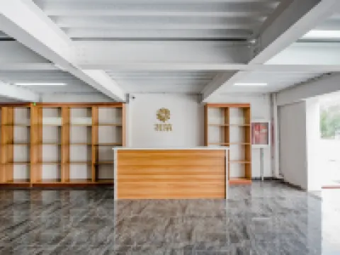 Floral Hotel·Jinan Huakaibaishi hotel Hotels in Pingyin