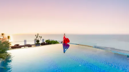 Haian Beach Hotel & Spa Отели рядом с достопримечательностью «Danang Architecture University»