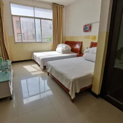 Fengshan Huadu Hotel Hotel dekat Sanmenhai Area