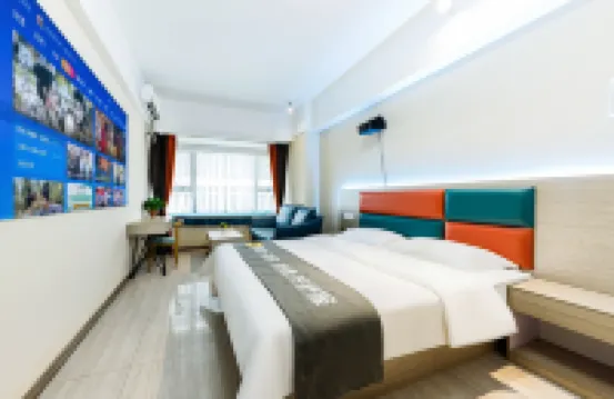 โรงแรมธีมภาพยนตร์เฉียนซุน โรงแรมใกล้เจดีย์กลาง