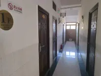 Xiangyun Baishun Hotel - Inns