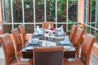 Falcon Heights Hotel - breakfast
