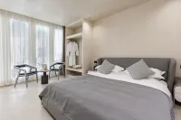 Jiujian Designer Homestay (Dali Net Red Swan Yanxi Branch) Hotels in Dali