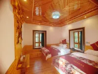 Sangdun Longzhu Homestay (Zhonglu Tibetan Village)
