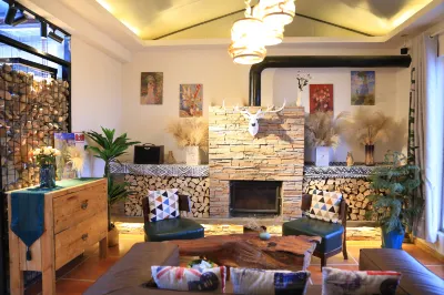 Ulan Rongshe Homestay فنادق في 