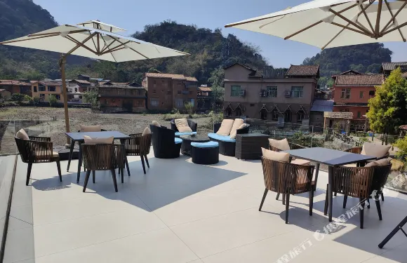 普者黑野牛部落客棧