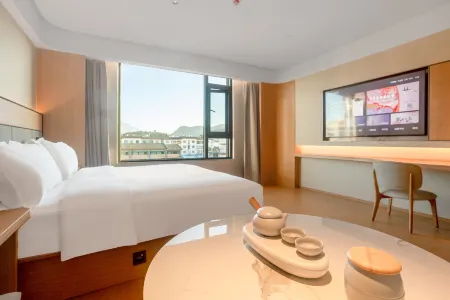 Ji Hotel (Lijiang Ancient City Xianghe Commercial Plaza)