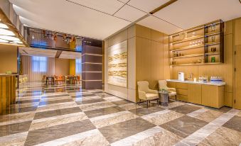 World Smart Hotel (Lankao Jiaoyulu Memorial Hall)