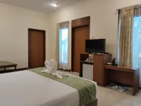 The Garden Family Guest House Powered by Cocotel Hotel a Ciawi