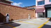 Nyingchi Yue Hotel - parking