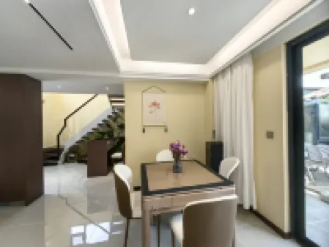 Fuxian Lake Xiyin Temperature Water Pool Villa