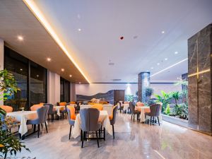 Tianruihua Garden Hotel (Xianghe Commercial Plaza in the Old Town