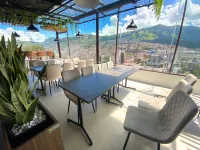 Hostal la Terraza - Roof Terrace Overlooking the North and Historic Centre فنادق في كيتو