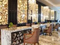 The Ululani Hotels near ذا روك بار