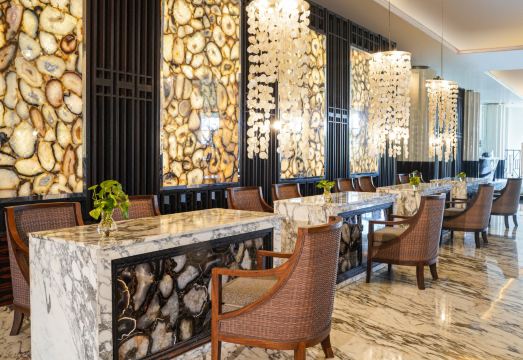 렉싱톤 클라파 리조트 해변 접근로