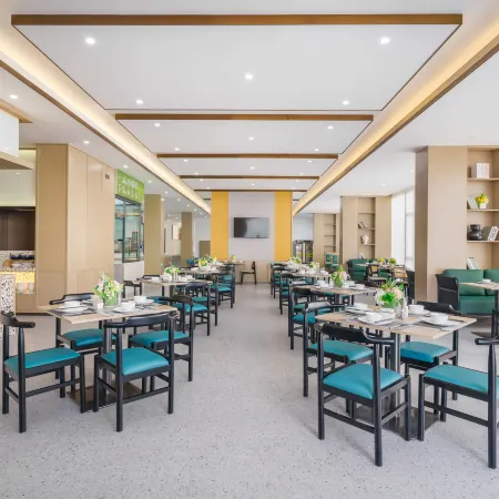 Country Inn & Suites by Radisson, Urumqi Meimei Shopping Center Museum Hotel