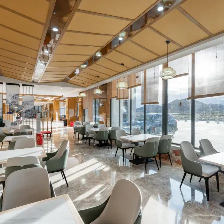 Everest International Hotel