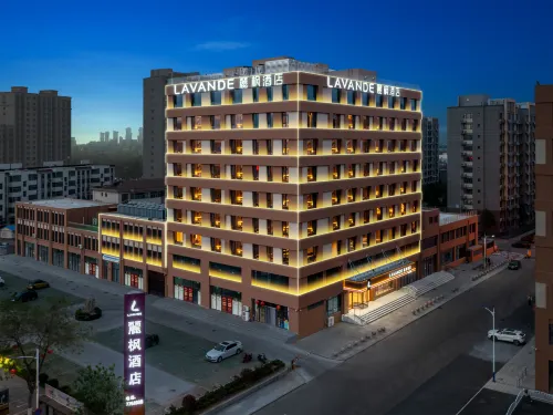 Lavande Hotel (Pingyuan Gongqingtuan North Road) - parking
