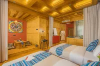 Villa am Qugecang Hotels in Batang